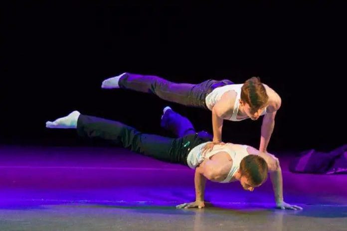 Акробатика