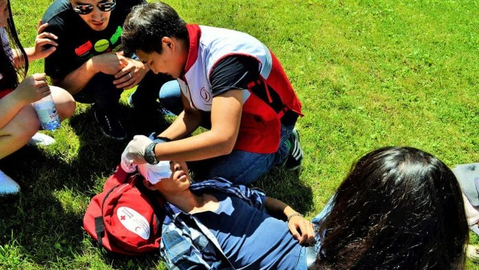 Первая медицинская помощь