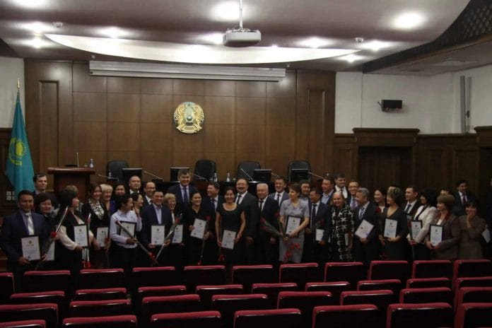 Медработники