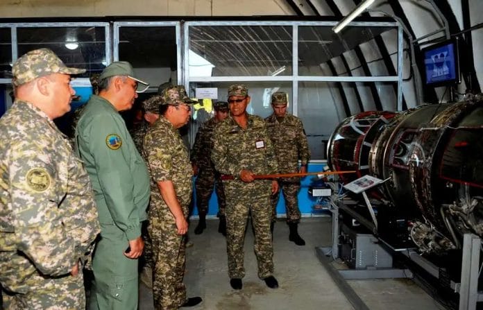 Министр обороны РК