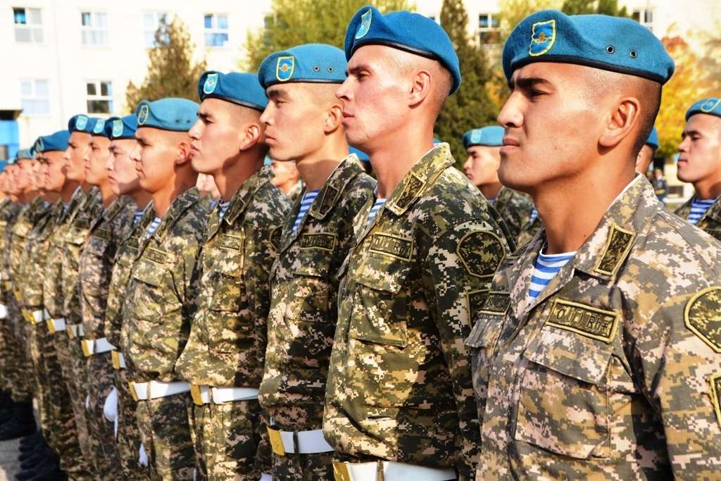 В Вооруженных Силах военнослужащих срочной службы увольняют в запас 1 В Вооруженных Силах военнослужащих срочной службы увольняют в запас