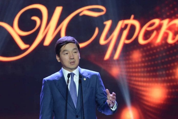 Бауыржан Байбек на церемонии Алтын жүрек