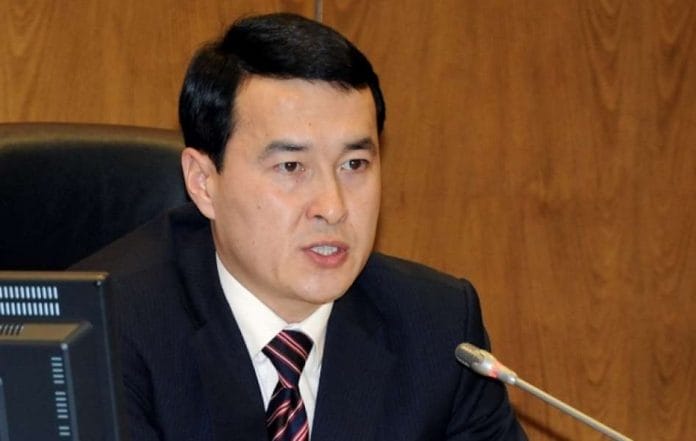 Алихан Смаилов