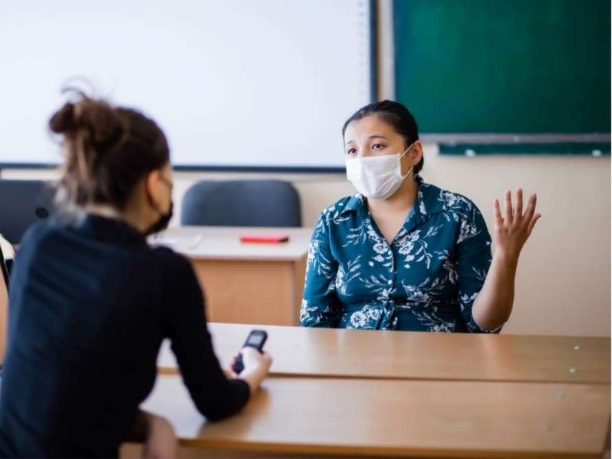 "Мы стараемся для всех одинаково" - столичный учитель о культе знаний