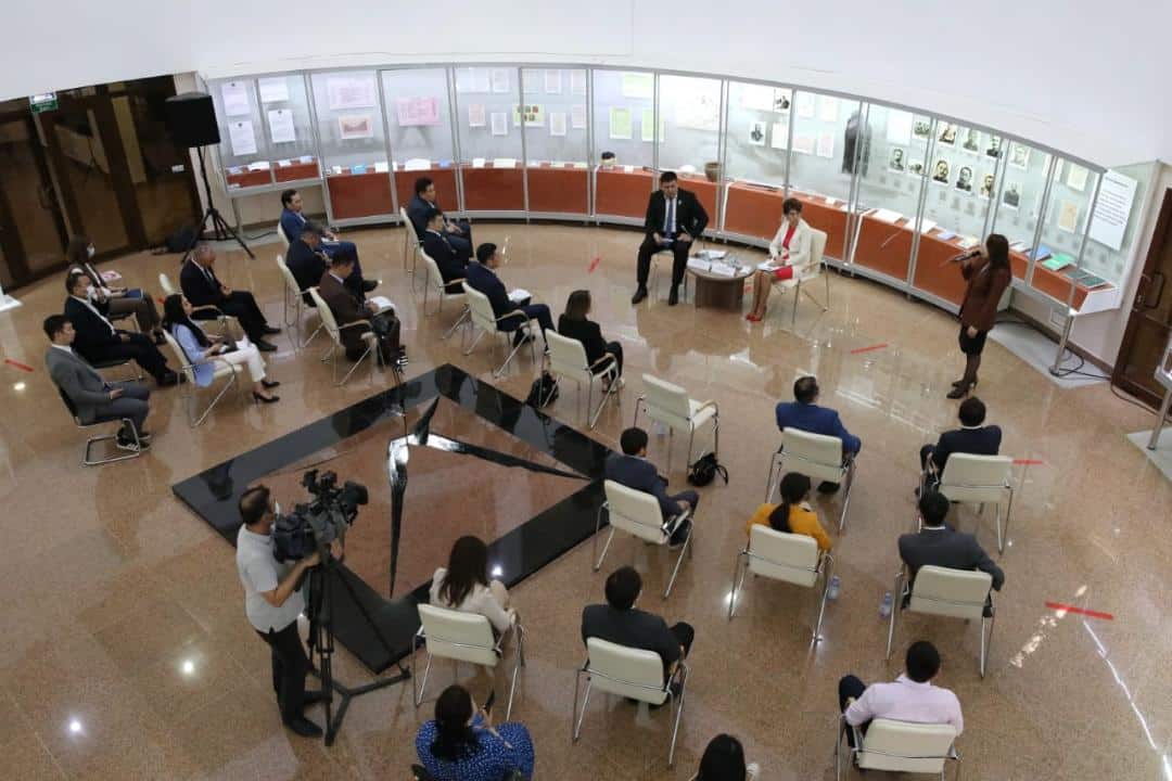 Глава МИОР встретилась с молодыми историками