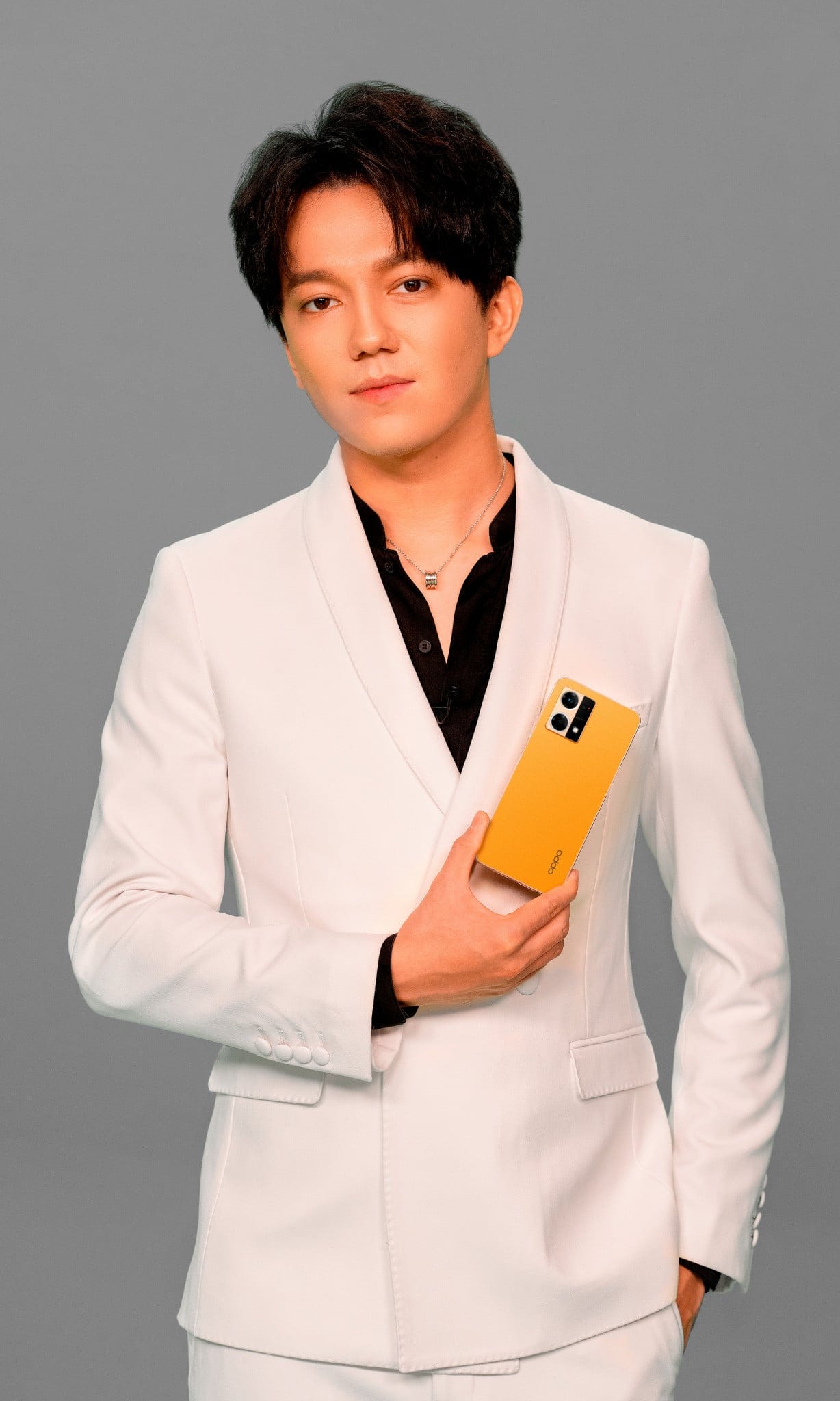 Микроскоп для смартфона в коже. OPPO представила новинки с удивительными функциями 1 Микроскоп для смартфона в коже. OPPO представила новинки с удивительными функциями