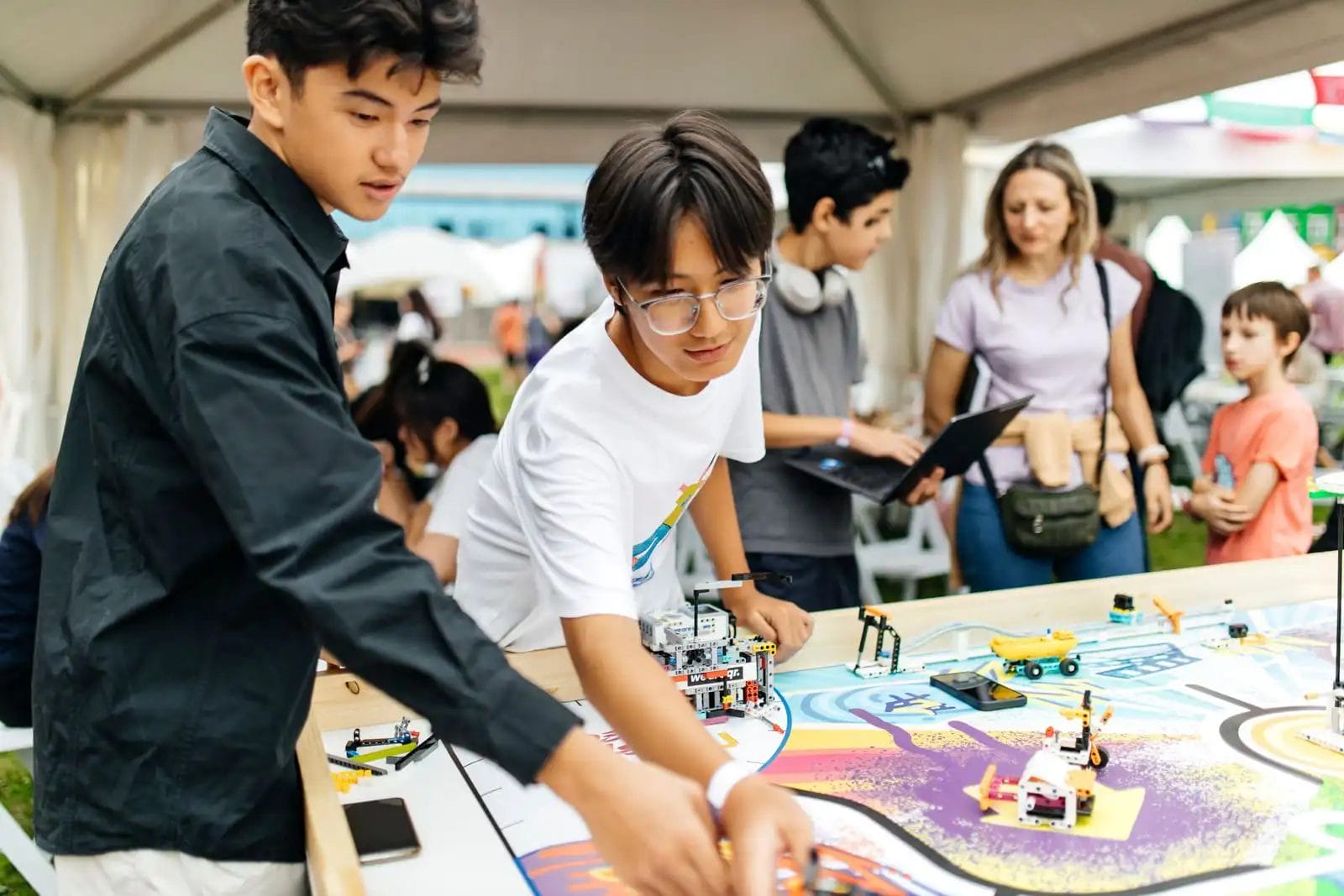 Самый первый крупный научно-музыкальный Фестиваль IQ BBQ прошел в Алматы