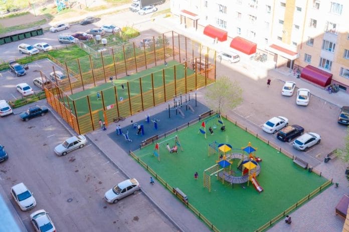 двор, квартира