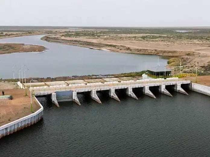 Арал, плотина