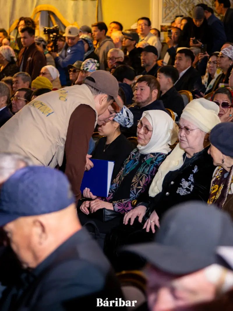 Фоторепортаж. В Алматы простились с Мухтаром Шахановым