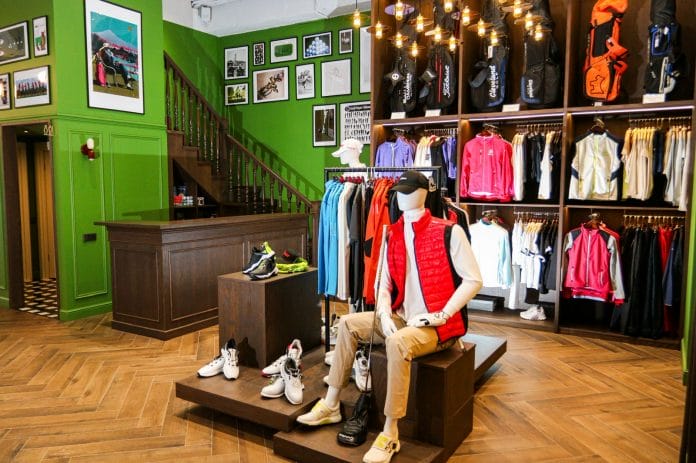 Гольф без выезда за город: в Алматы открылся клуб нового формата